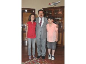 Vali Şampiyonları Ağırladı