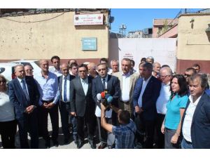 Chp Heyetinden Cezaevi Önünde Açıklama