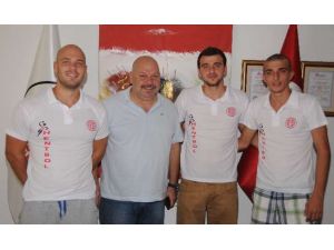 3 İmza Birden
