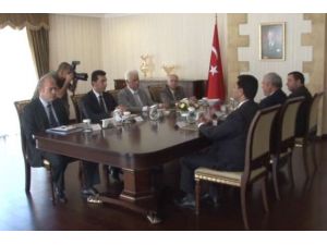 Başbakan, Cumhurbaşkanı İle Bir Araya Geldi