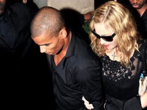 Madonna Nişanlandı