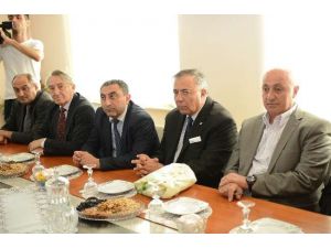 Bakü’de Bir Zaferin Yıldönümü Oturumu