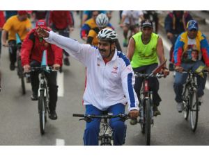 Venezuela Devlet Başkanı Bisikletten Düştü