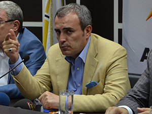 Ünal: Türkiye Zenginleştikçe Özgürlük Talepleri de Artıyor