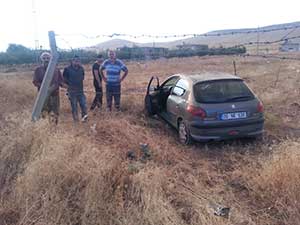 Tekeri Patlayan Otomobil Tarlaya Uçtu