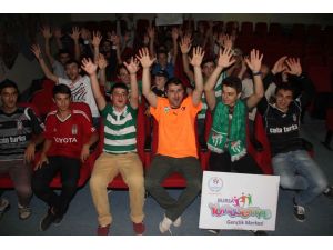 Beşiktaş Ve Bursasporlular Birlikte Maç İzledi