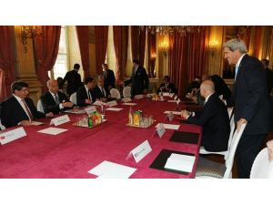 Dışişleri Bakanı Davutoğlu’nun Paris Temasları