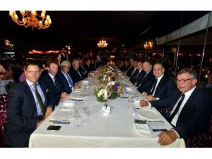 Galatasaray’dan Real Madrid Yöneticilerine Yemek