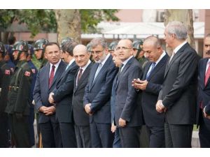 Pakistanlı Mevkidaşını Resmi Törenle Karşıladı