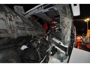 Katliam Gibi Kaza: 6 Ölü, 26 Yaralı