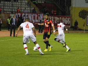 Es-es’in Galibiyet Hasreti Dindi