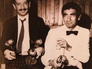 Çirkin Kral Tahtından İndirilemiyor