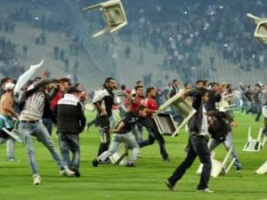 Olaylı Derbi Tatil Edildi