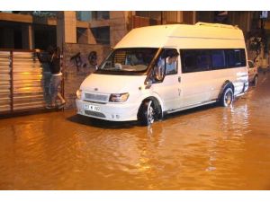 Yağmur Hayatı Felç Etti