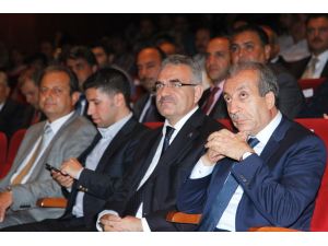 Bakan Eker, Siyaset Akademisi’nin Ders Zilini Çaldı