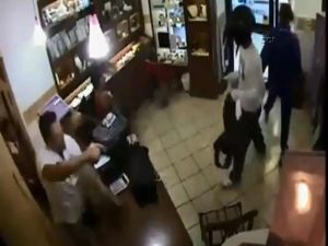 Kuyumcunun Fendi Soyguncuları Yendi