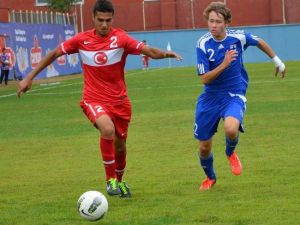 Milliler Beraberlikle Yetindi