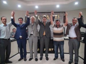 Mhpli Başkan, Ak Partiye Geçti