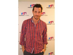 Ünlü Manken Carlos Martın: