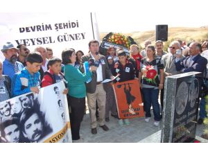 32 Yıl Önce İdam Edilen Ve Halen Mezarı Bulunamayan Veysel Güneye Anıt Mezar