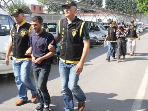 Çocuk Kaza Taş Attı Kavgası 3 Ölü, 3 Yaralı