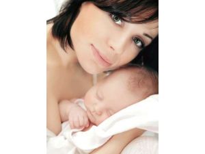 İlk 6 Ay Sadece Anne Sütü