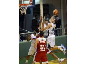 Fenerbahçe Galibiyetle Başladı