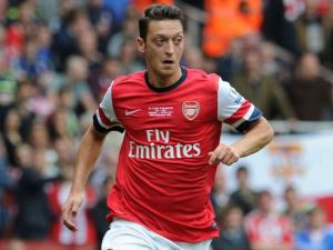 Özil’e Kraliyet Unvanı...