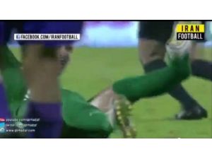 İranlı Futbolcunun Ayağı Böyle Kırıldı !