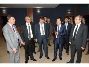 Vekiller Çocukluklarına Döndü