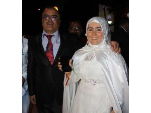 Yeni Evlenen Çifte Başbakan Sürprizi