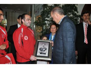 Şampiyonlardan Başbakan Erdoğan’a Duygulandıran Ziyaret