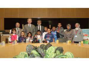 Enerji Bakanı Yıldız, Öğrenciler Ve Velilerle Biraraya Geldi