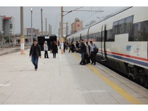 Yht Bayram Tatilinde 150 Bin Yolcu Taşıyacak