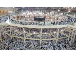 Kabe’deki Çalışmalar Hacı Adaylarını Zorluyor