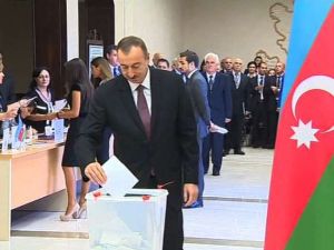 Azerbaycan Sandık Başında