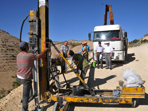 Yedikuyular Yoluna Bariyer