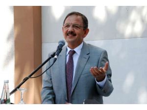 Dekolte Polemiğine Değindi