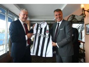 Fikret Orman Dostluk Yemeğinde