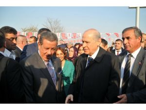 Bahçeli, Turgutluda Partililerce Karşılandı