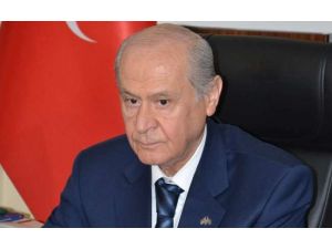 Bahçeli’den Kürtçe Pankarta Tepki
