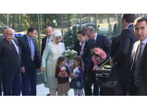 Kız Çocuklarından Başbakan’a Çiçek