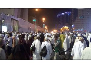 Kutsal Topraklarda İnsan Seli Oluştu