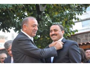 ’’ayıptır, Abestir’’