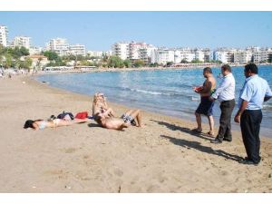 Başkan Tatilcilere Karpuz İkram Etti