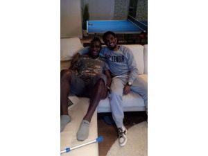 Emenike Dünya Yıldızıyla Beraber