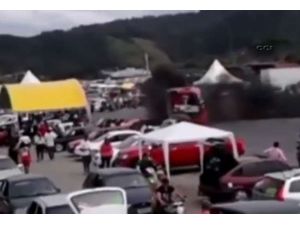 Kamyon İnsanları Ezdi