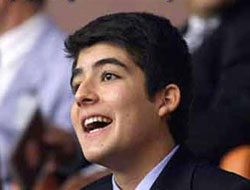 Gülün girişim dehası oğlu müdür koltuğunda