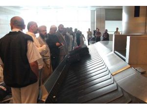 İlk Hacı Kafilesi Yurda Döndü