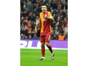 Arena’da Fatih Terim Ve Burak Tezahüratları